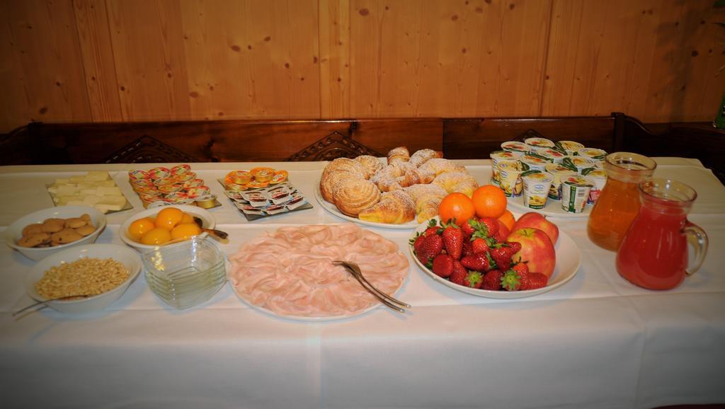 Albergo Alpino Vermiglio Buitenkant foto